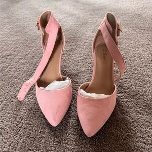 Dream Pairs Pink Suede Heels
